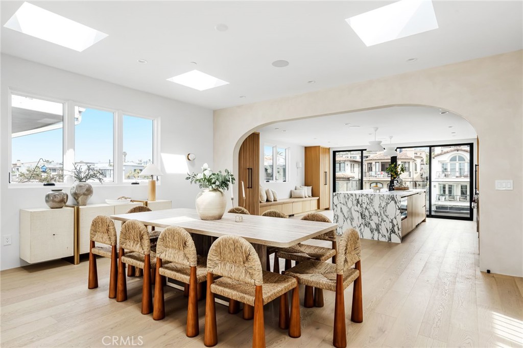 2227 Hermosa Avenue