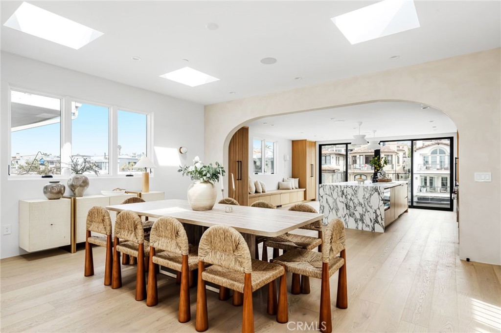 2227 Hermosa Avenue