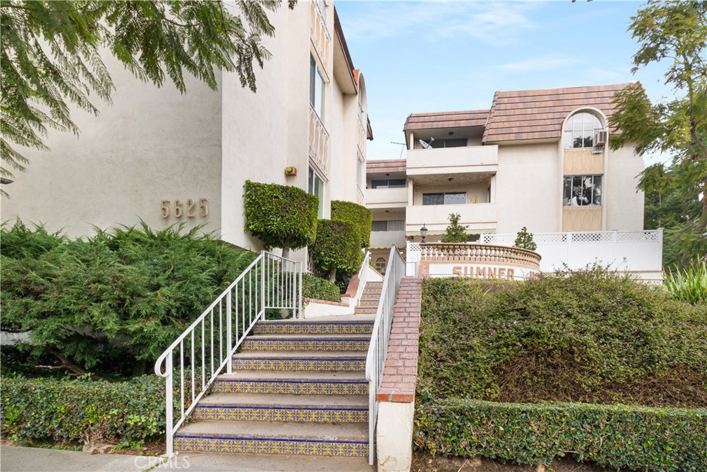 5625 Sumner Way 109