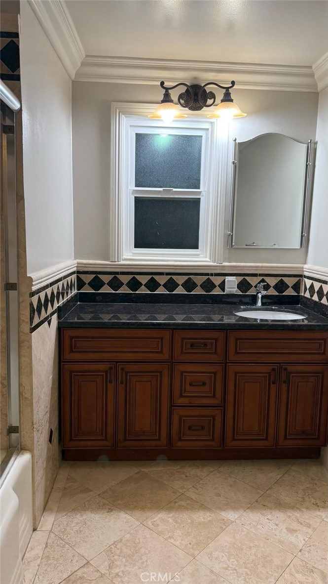 1765 Vista Del Valle Drive