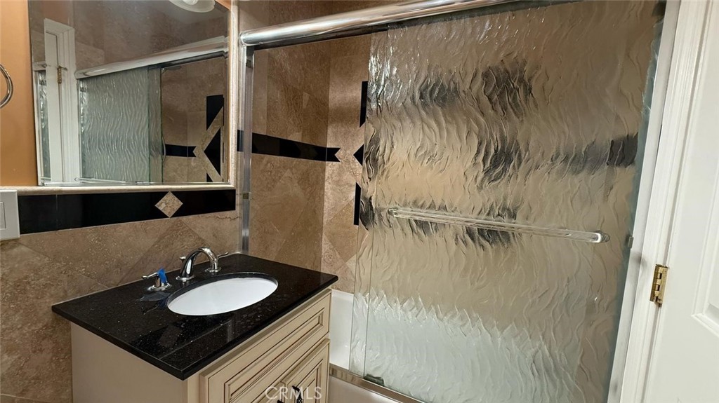 1765 Vista Del Valle Drive