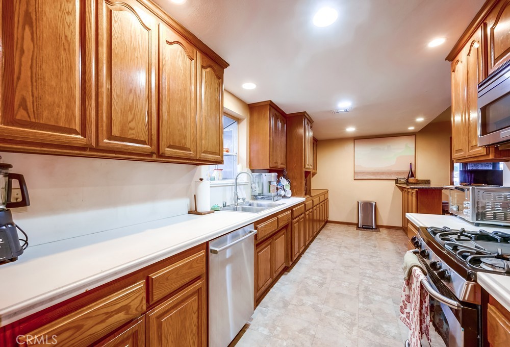 12653 Eastend Avenue