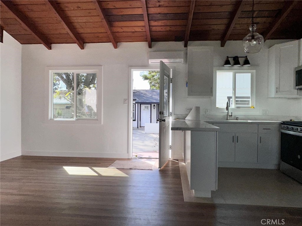 2072 Santa Fe Avenue A