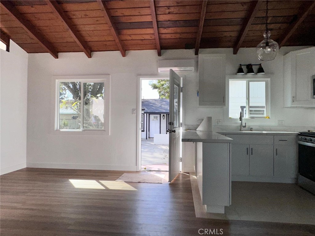 2072 Santa Fe Avenue A