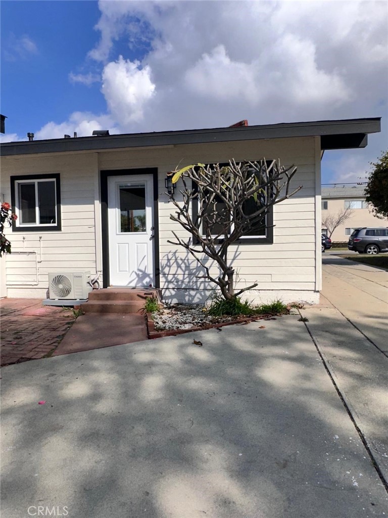 2072 Santa Fe Avenue A