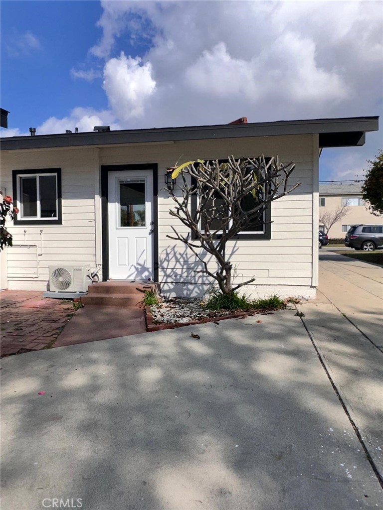 2072 Santa Fe Avenue A