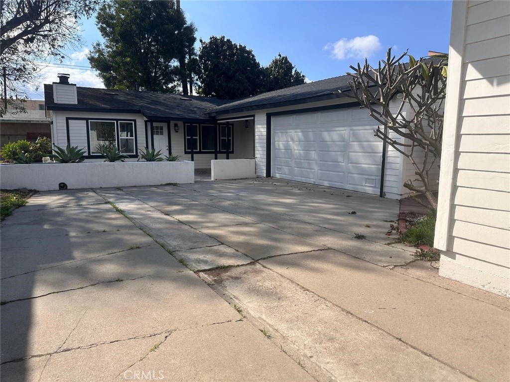 2072 Santa Fe Avenue B