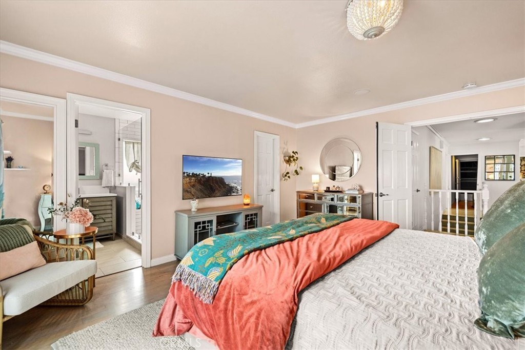 717 W Mariposa Avenue