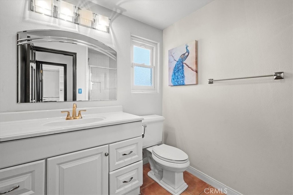 717 W Mariposa Avenue