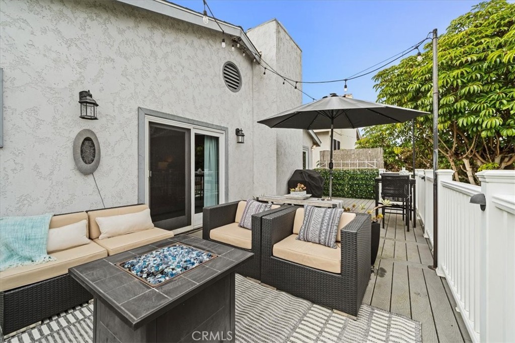 717 W Mariposa Avenue