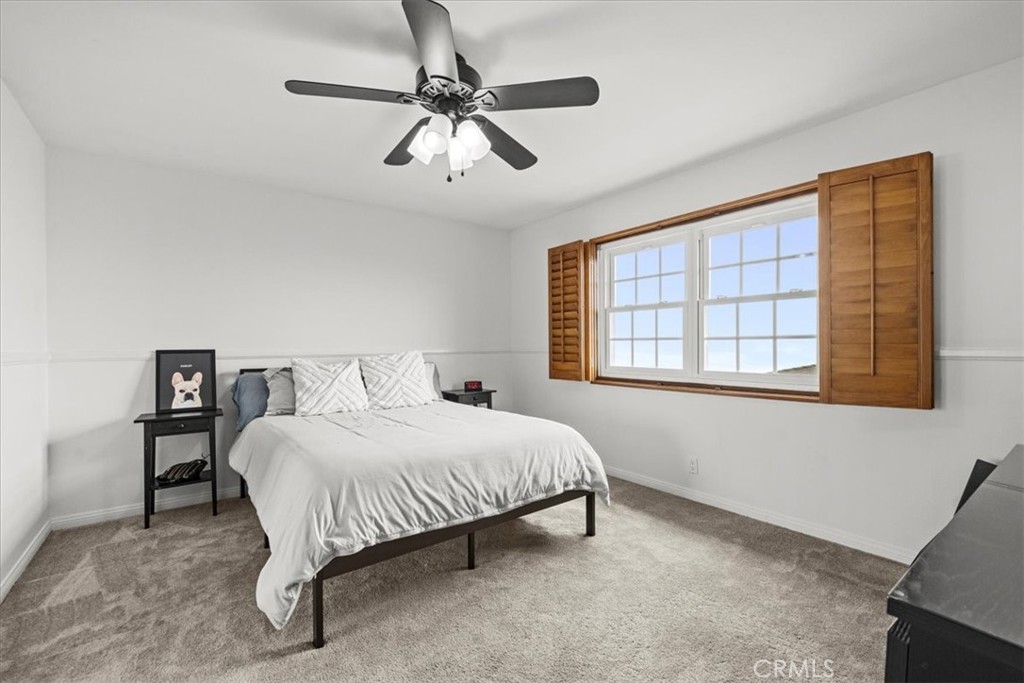 717 W Mariposa Avenue