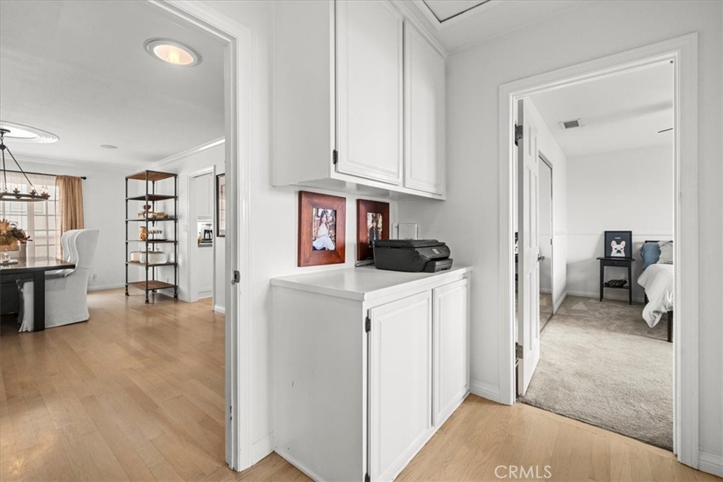 717 W Mariposa Avenue