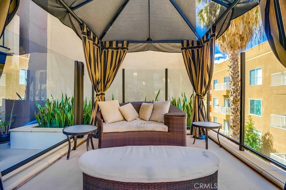 7320 Hawthorn Avenue 409