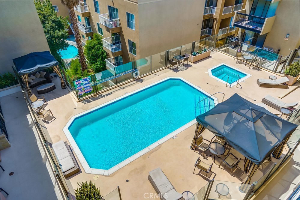 7320 Hawthorn Avenue 409