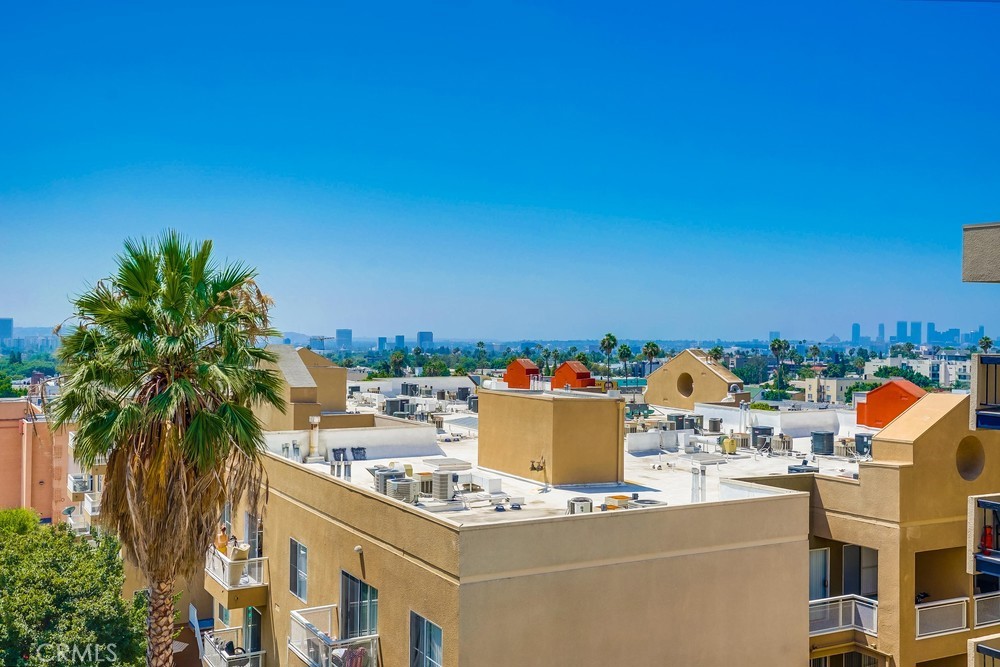 7320 Hawthorn Avenue 409