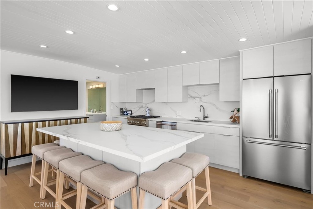 3921 Highland Avenue