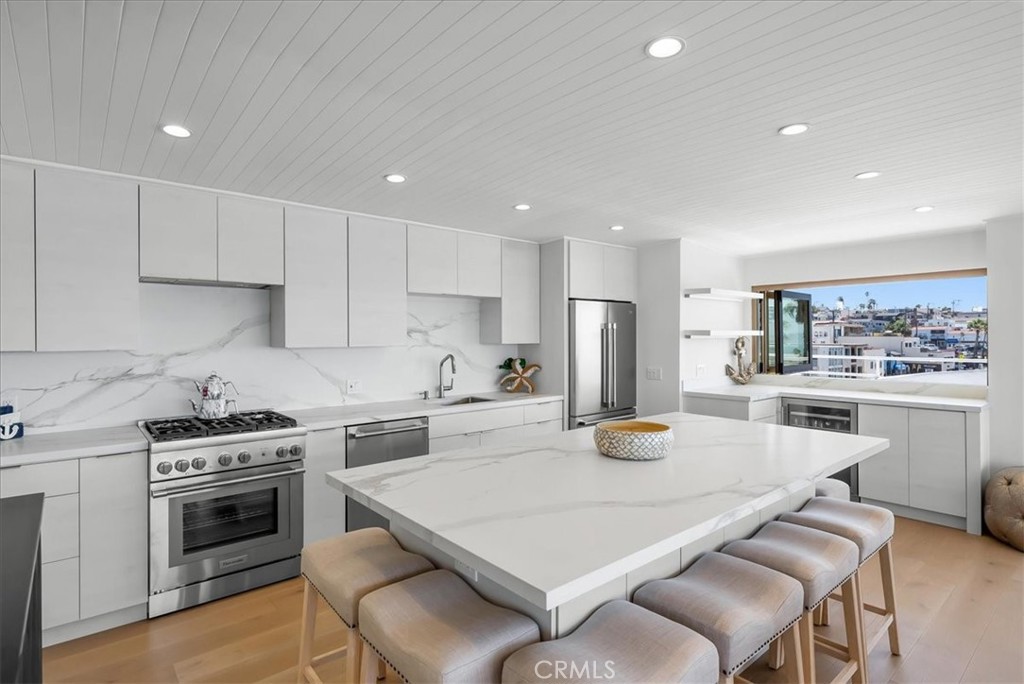 3921 Highland Avenue