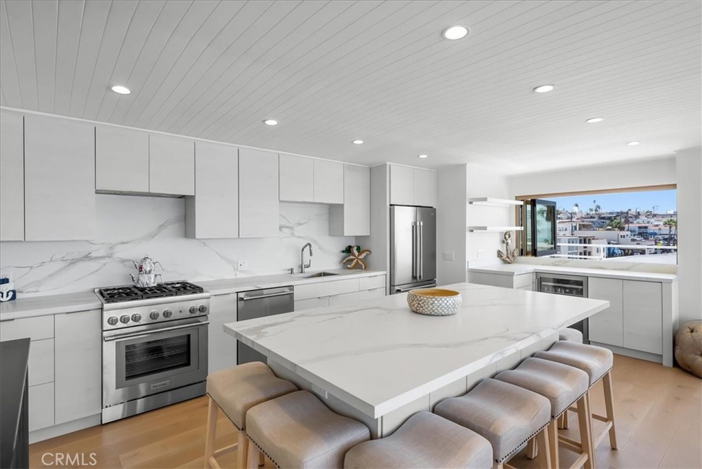 3921 Highland Avenue