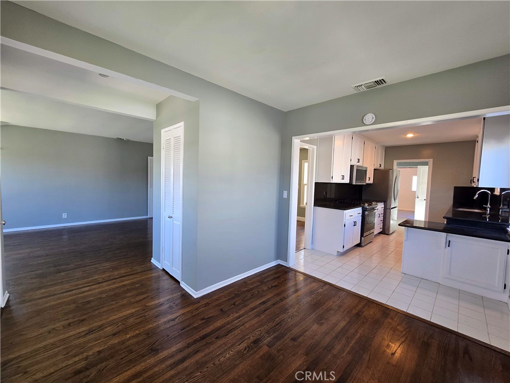 4726 Greenmeadows Avenue