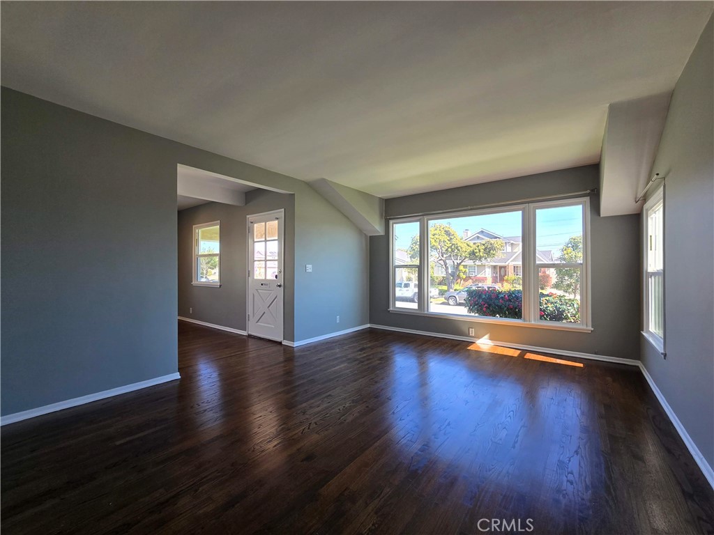 4726 Greenmeadows Avenue