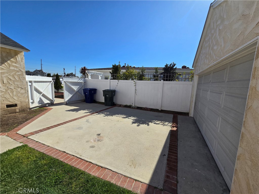 4726 Greenmeadows Avenue