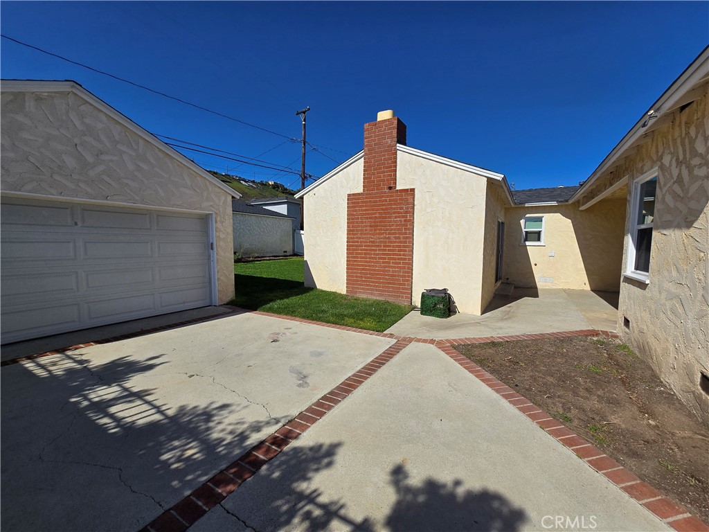 4726 Greenmeadows Avenue