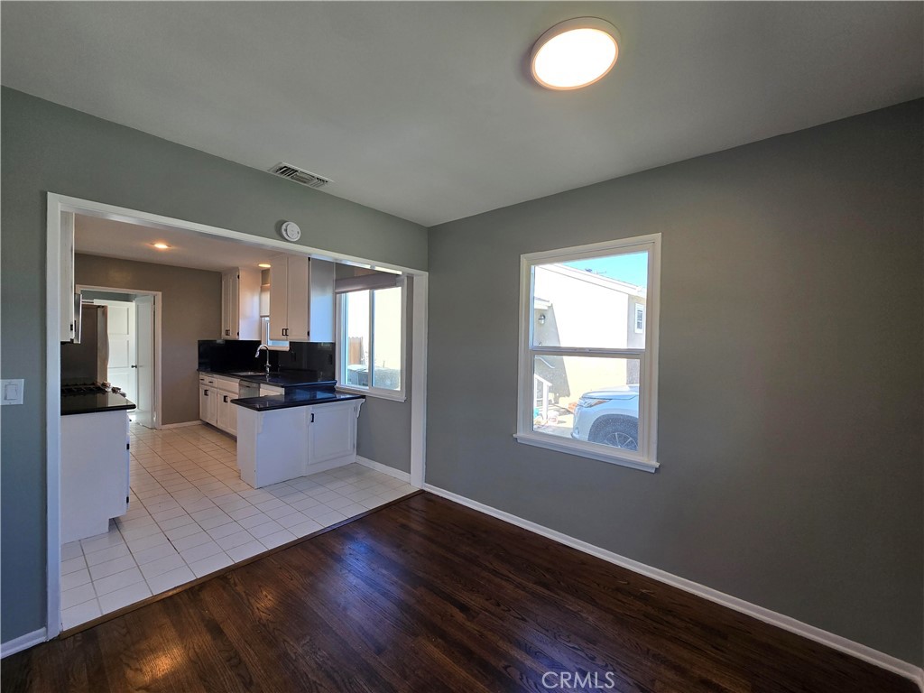 4726 Greenmeadows Avenue