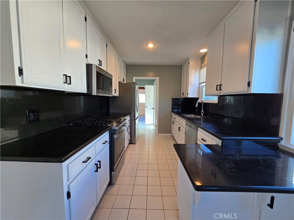 4726 Greenmeadows Avenue