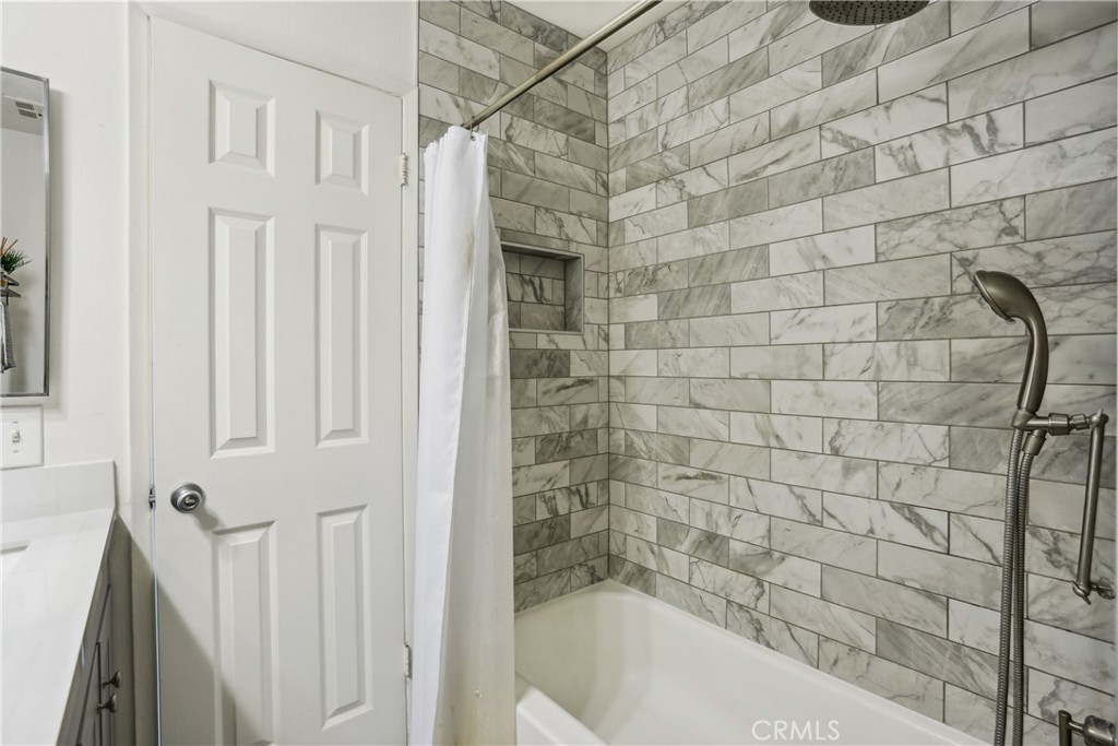 719 N Eucalyptus Ave 15C