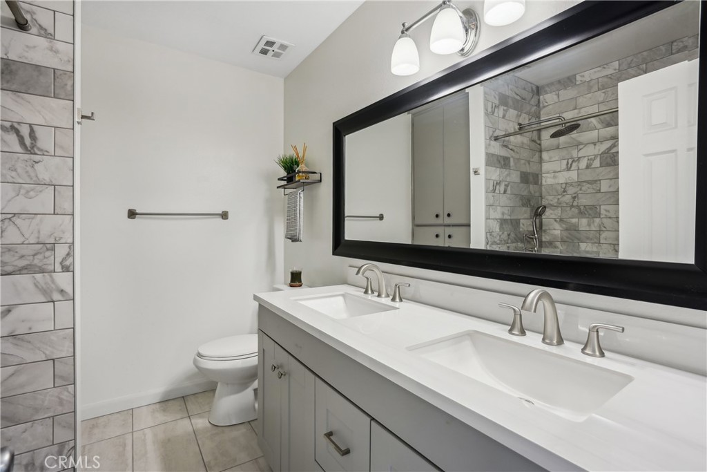 719 N Eucalyptus Ave 15C