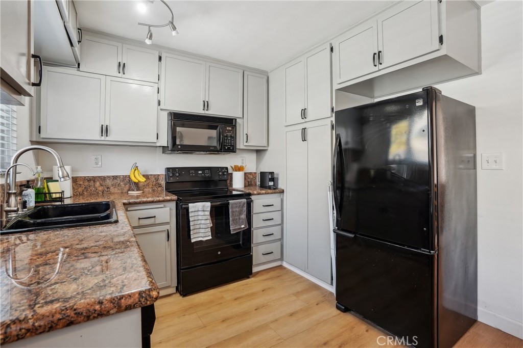 719 N Eucalyptus Ave 15C