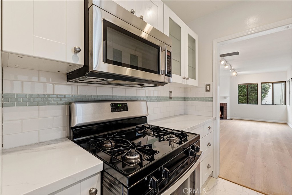 3515 Manhattan Avenue