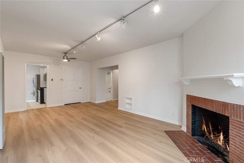 3515 Manhattan Avenue