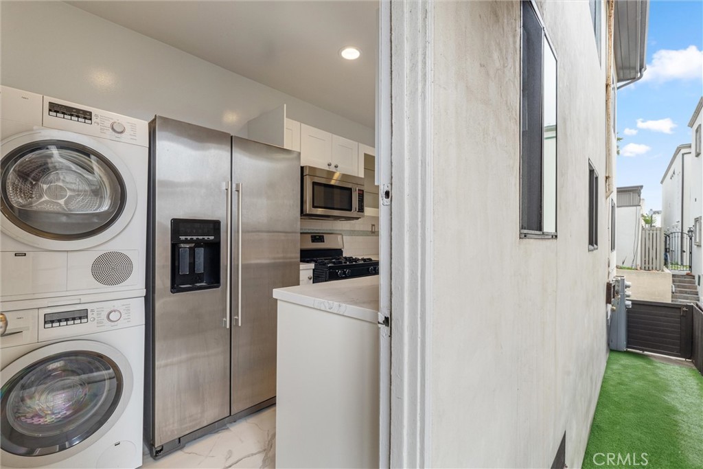 3515 Manhattan Avenue