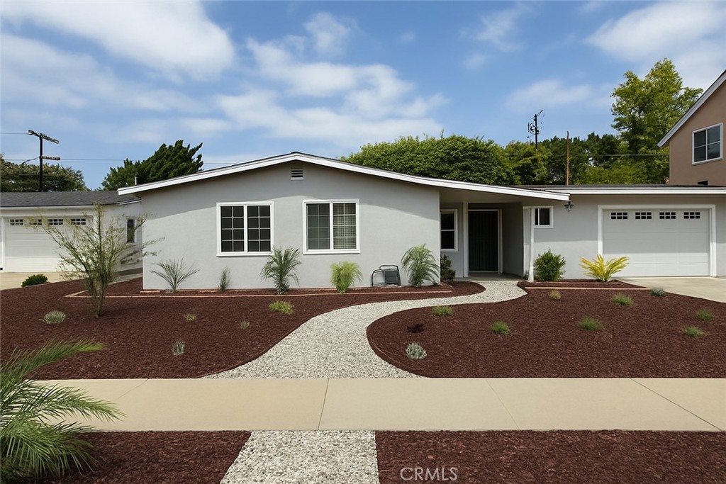 6921 E Mantova Street