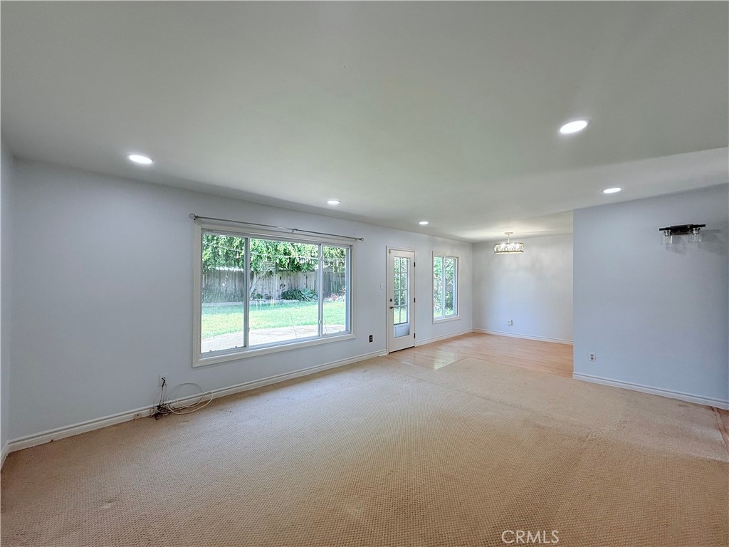 6921 E Mantova Street