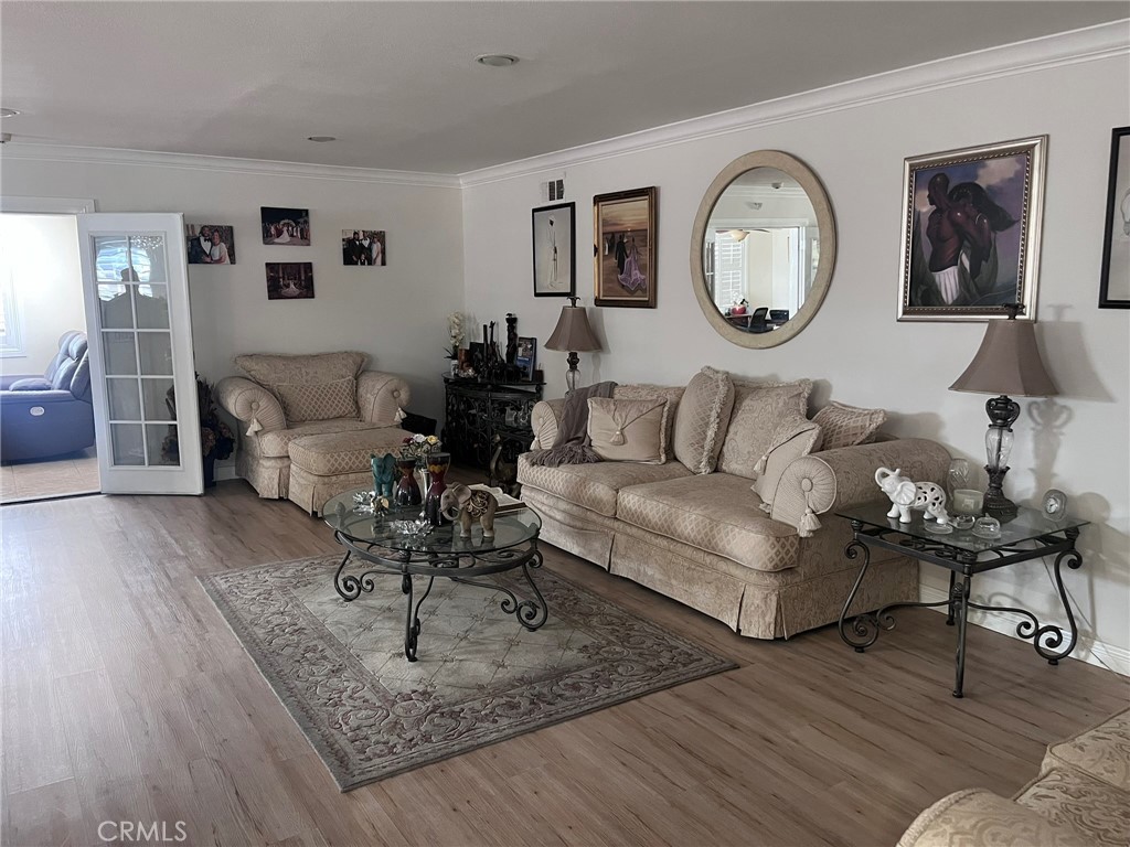 19522 Caney Avenue