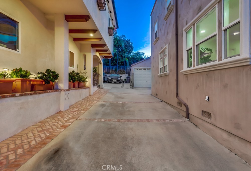 3509 S Pacific Avenue