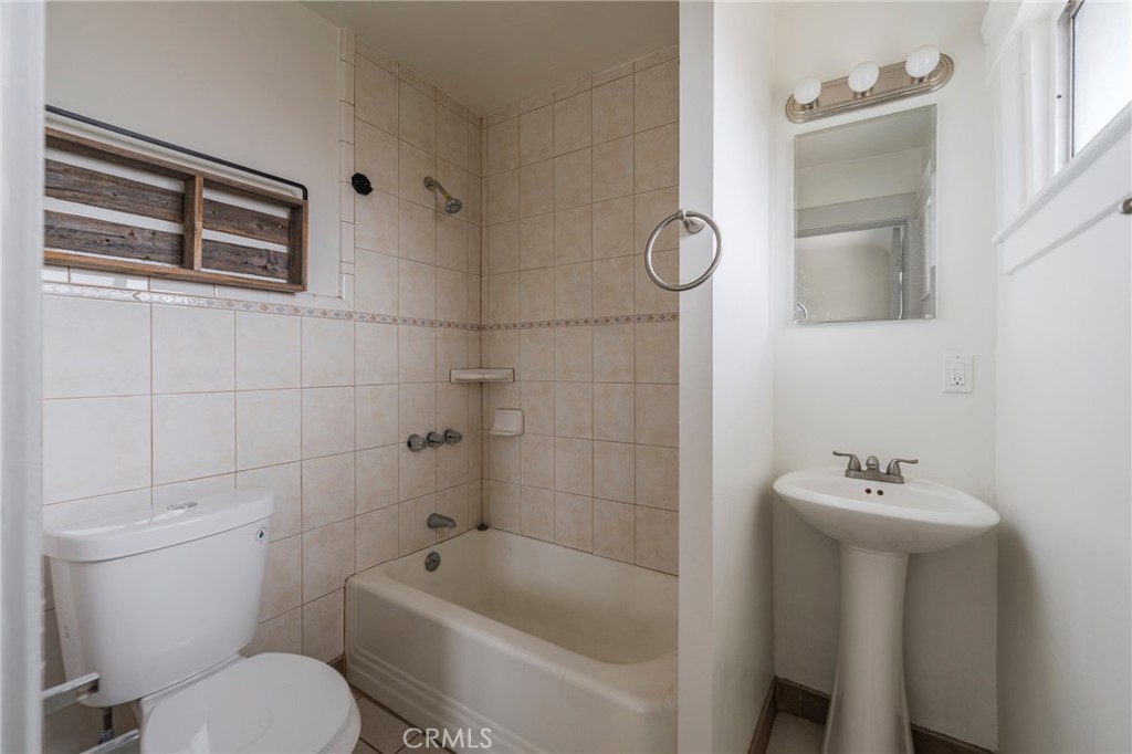 1622 S Campbell Avenue