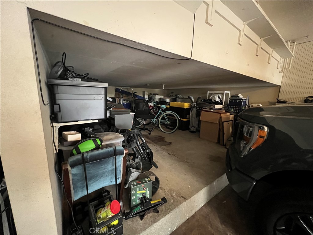 2112 Vanderbilt Lane D