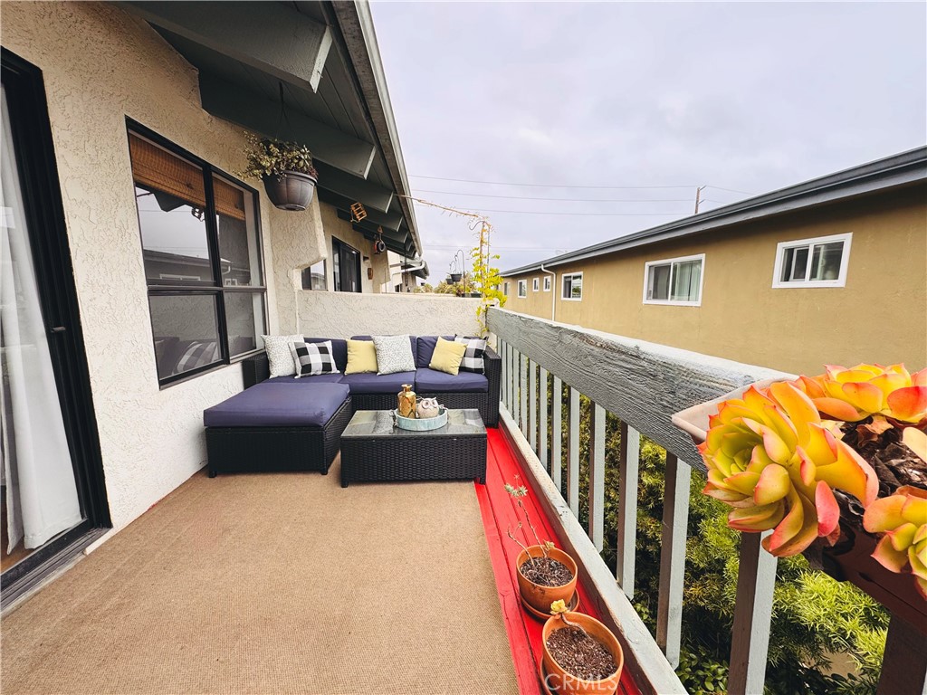 2112 Vanderbilt Lane D