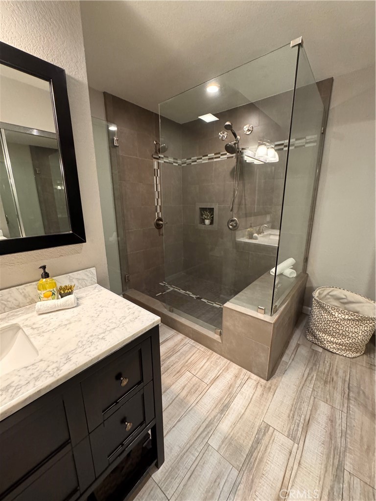 2112 Vanderbilt Lane D