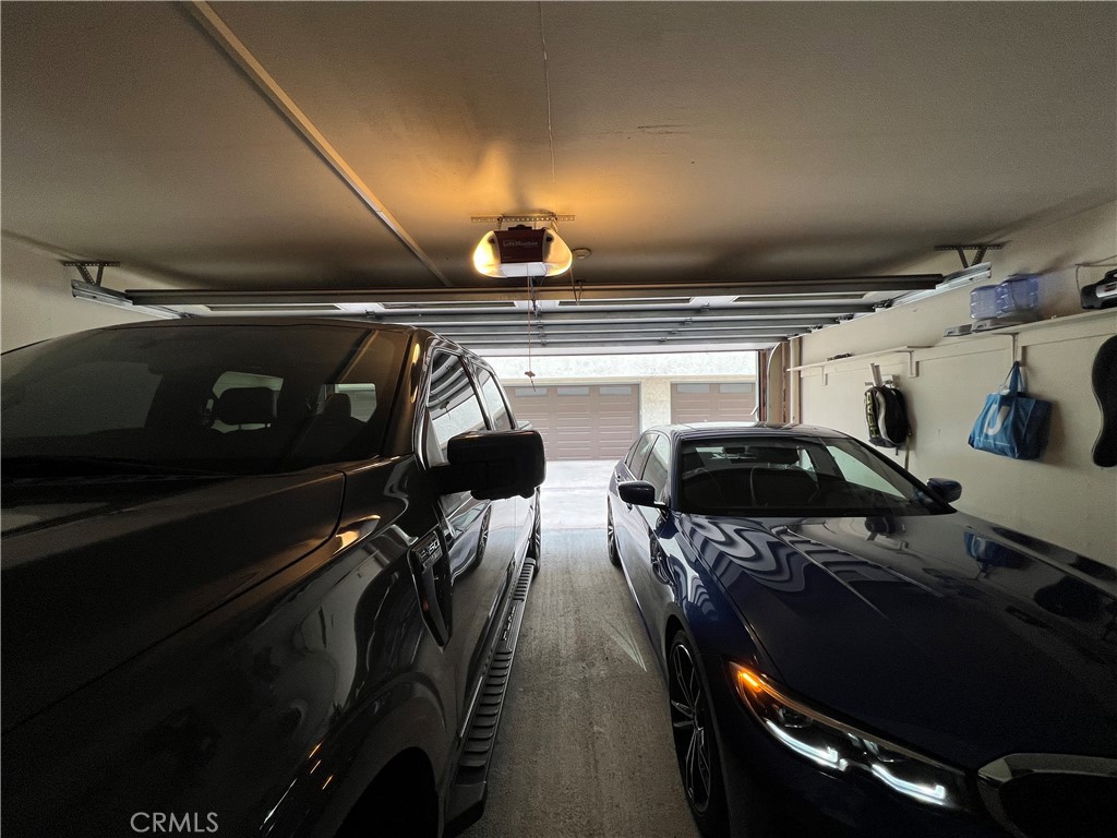 2112 Vanderbilt Lane D