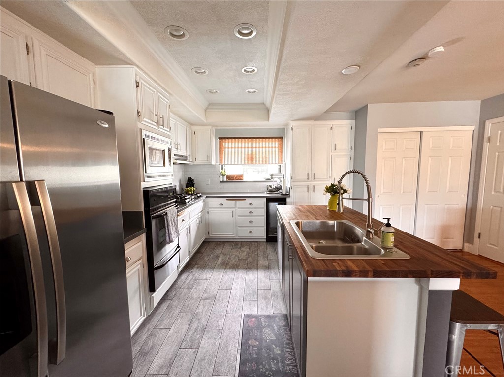 2112 Vanderbilt Lane D