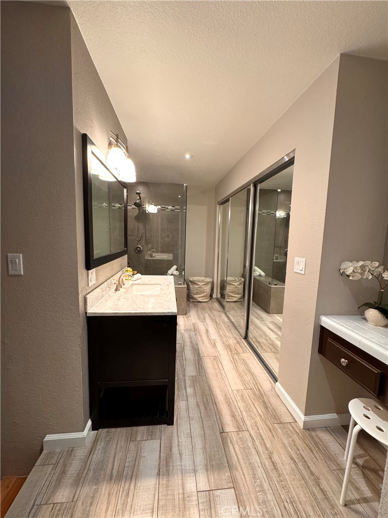 2112 Vanderbilt Lane D