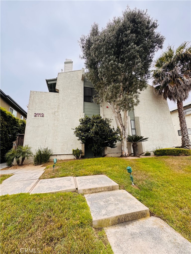 2112 Vanderbilt Lane D