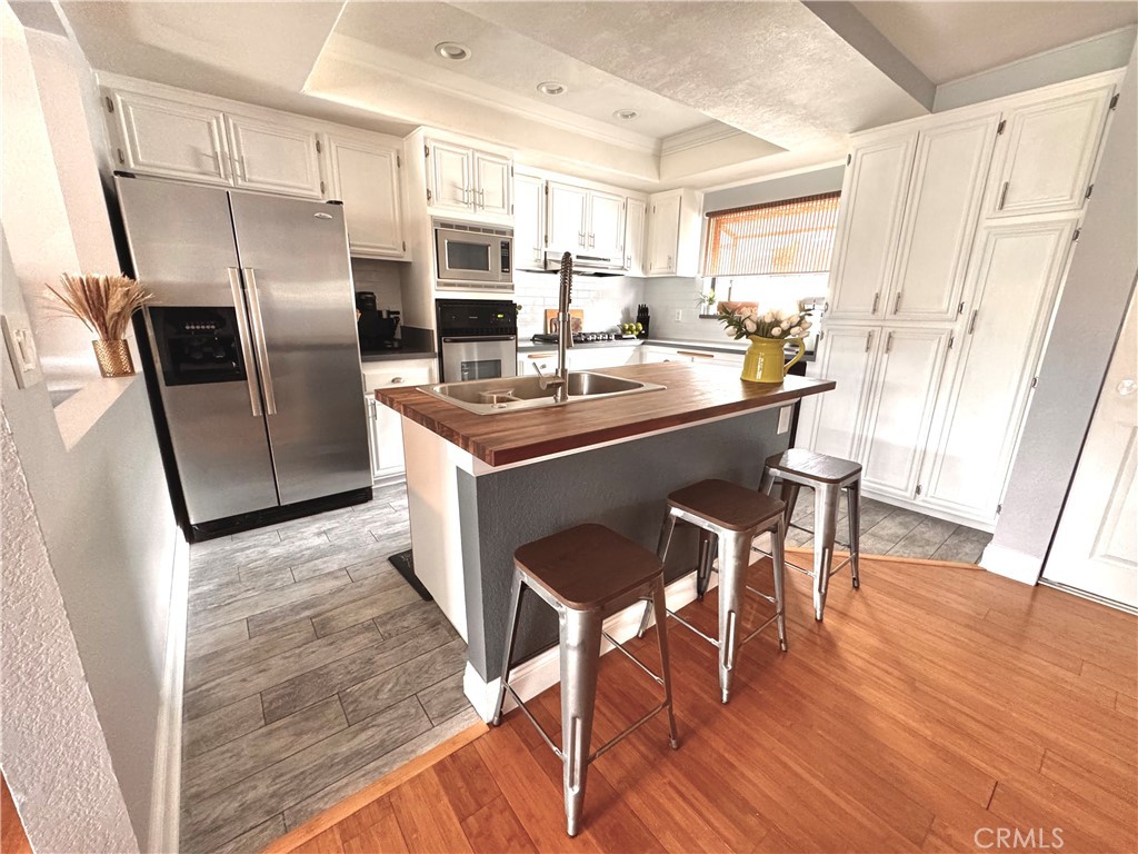 2112 Vanderbilt Lane D