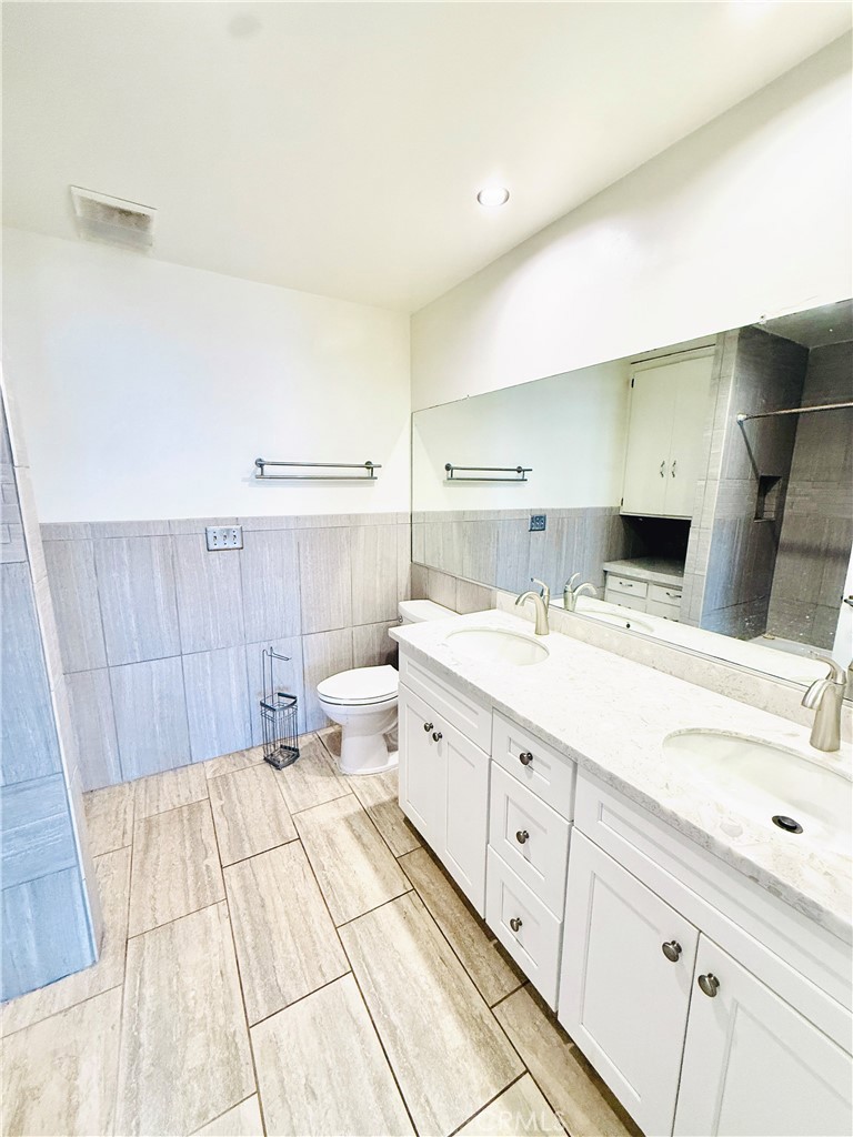 5500 Torrance Boulevard B115