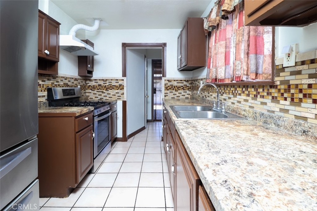 2225 W 153rd Street