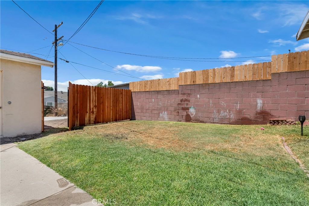 1269 W 1st Street